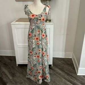 Nevena Rae NWOT Sleeveless Floral Maxi Dress